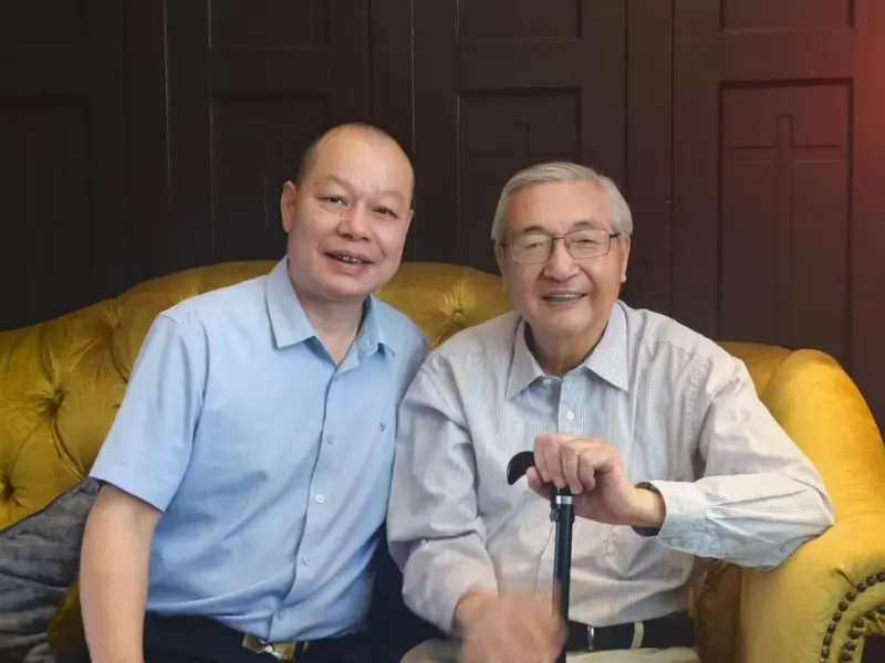 الاجتماع مع الأكاديمي Xu Zhihong من الأكاديمية الصينية للعلوم لاستكشاف تكنولوجيا التصنيع الحيوي لـ Anoectochilus والحصول على تسجيله الحصري لـ Xinquan Shibawan Ice Snow Anoectochilus